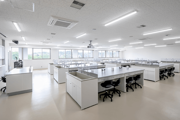 施工例：山口東京理科大学様 製剤実習室