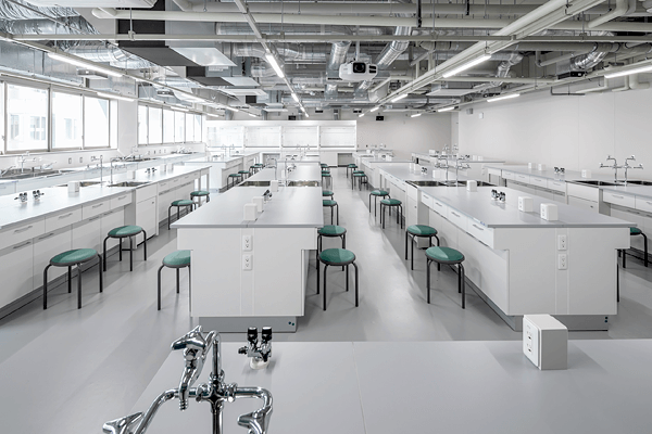 施工例：山口東京理科大学様 物理化学系実習室
